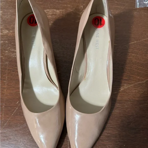 Nine West nude heels - Picture 1 of 6